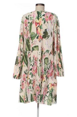 Šaty  H&M, Velikost 3XL, Barva Vícebarevné, Cena  367,00 Kč