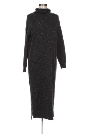 Kleid In Wear, Größe M, Farbe Grau, Preis 47,36 €