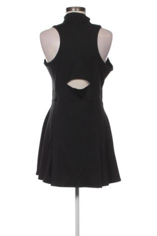 Kleid Nike, Größe L, Farbe Schwarz, Preis 57,06 €