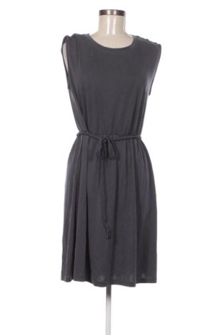 Kleid Numph, Größe M, Farbe Grau, Preis € 42,05