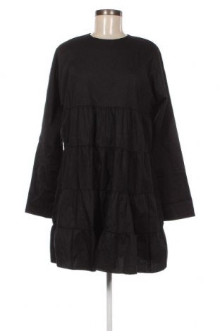 Φόρεμα Pretty Little Thing, Μέγεθος M, Χρώμα Μαύρο, Τιμή 24,42 €