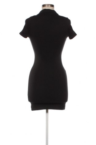 Šaty  Pull&Bear, Velikost XS, Barva Černá, Cena  462,00 Kč