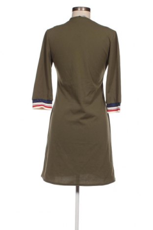 Kleid Quinze Heures Trente, Größe S, Farbe Grün, Preis 9,69 €