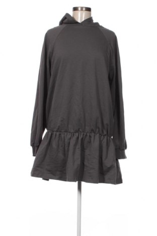 Kleid Trendyol, Größe M, Farbe Grau, Preis 19,37 €
