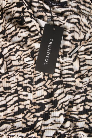 Kleid Trendyol, Größe XS, Farbe Mehrfarbig, Preis 30,06 €