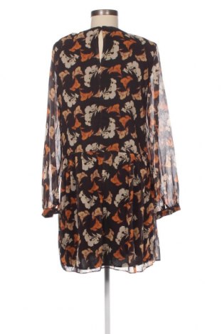 Kleid Trendyol, Größe M, Farbe Mehrfarbig, Preis 30,06 €