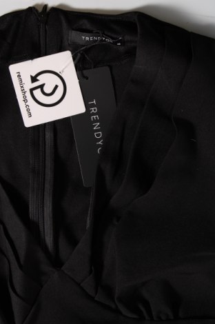 Šaty  Trendyol, Velikost M, Barva Černá, Cena  454,00 Kč