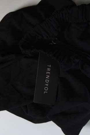 Šaty  Trendyol, Velikost XS, Barva Černá, Cena  422,00 Kč