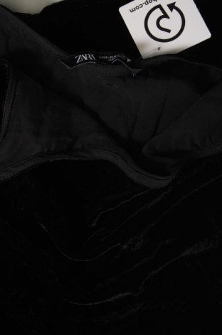 Рокля Zara, Размер XS, Цвят Черен, Цена 20,46 лв.