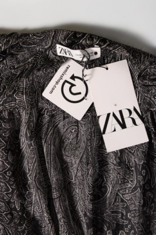 Рокля Zara, Размер L, Цвят Сив, Цена 78,90 лв.