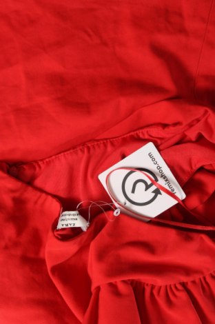 Рокля Zara Trafaluc, Размер XS, Цвят Червен, Цена 40,90 лв.