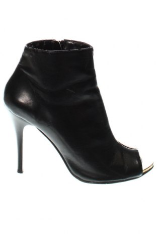 Sandále, Veľkosť 39, Farba Čierna, Cena  31,62 €