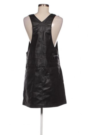 Dámské šaty s tráky Calvin Klein Jeans, Velikost M, Barva Černá, Cena  1 922,00 Kč