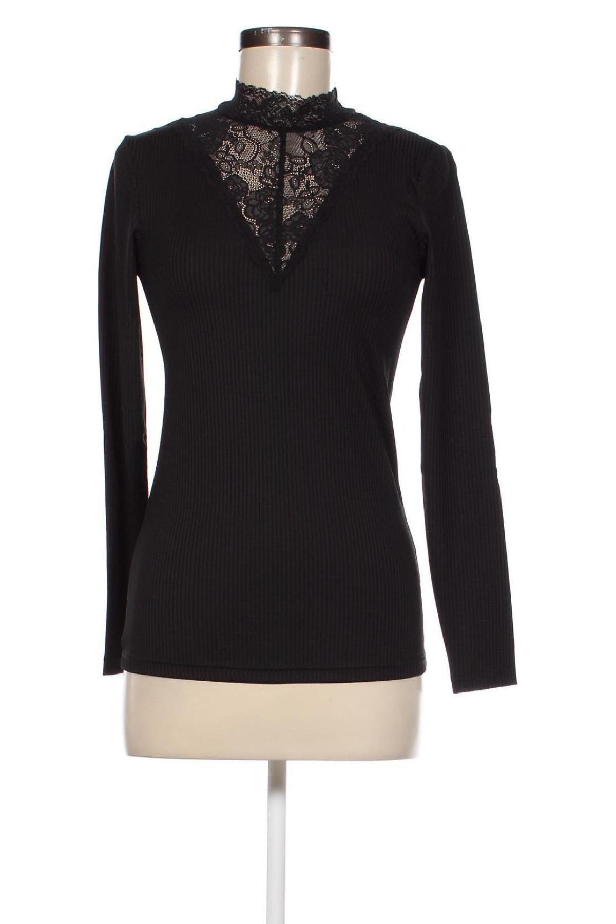 Дамска блуза B.Young, Размер XS, Цвят Черен, Цена 9,30 лв.