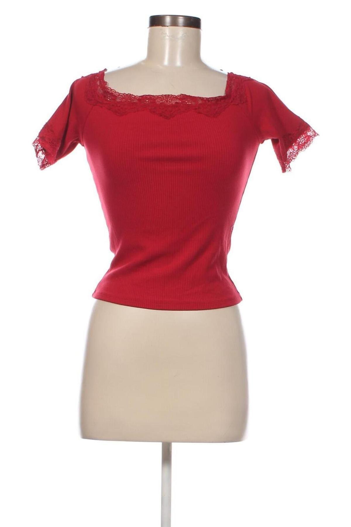 Bluză de femei Guess, Mărime S, Culoare Roșu, Preț 131,45 Lei
