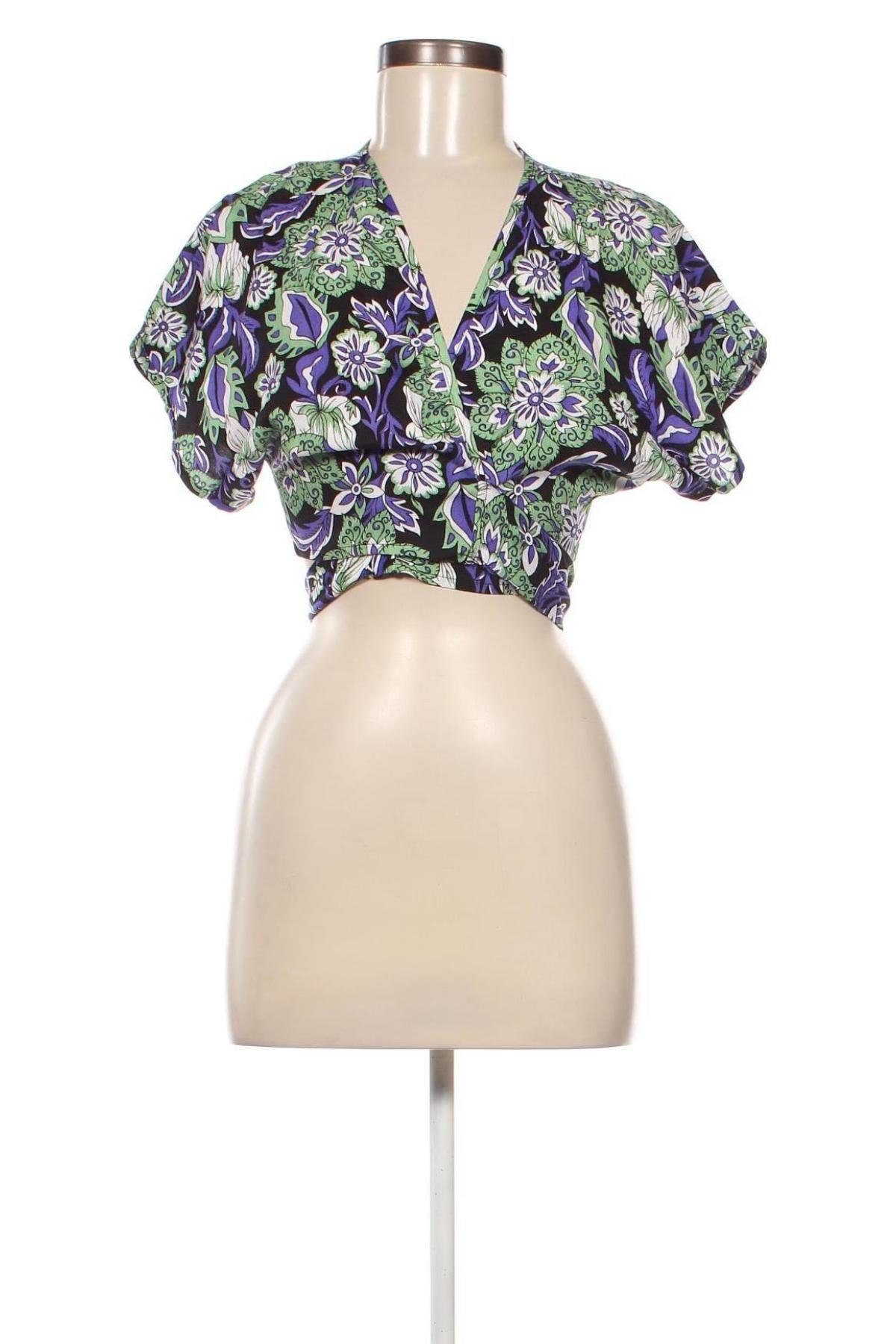 Дамска блуза Trendyol, Размер M, Цвят Многоцветен, Цена 13,86 лв.