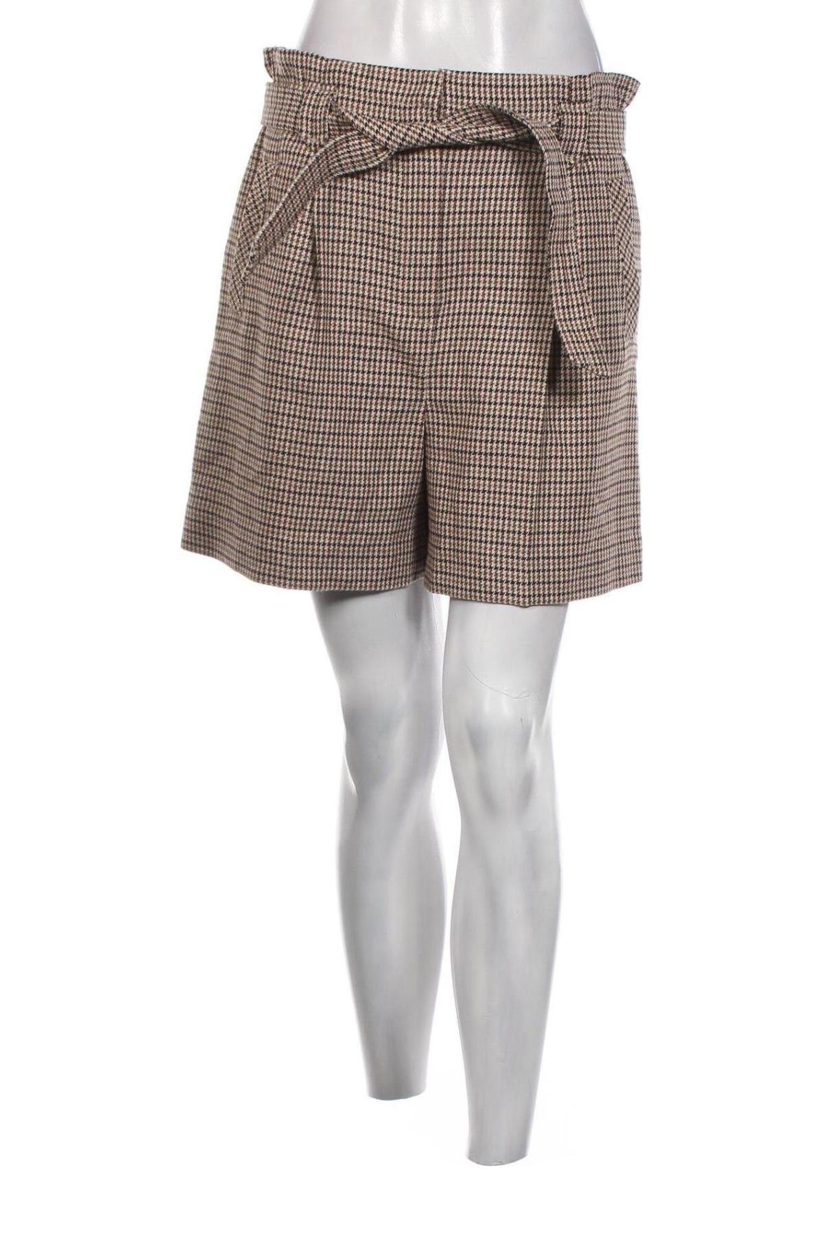 Дамски къс панталон Caroll, Размер M, Цвят Многоцветен, Цена 58,32 лв.