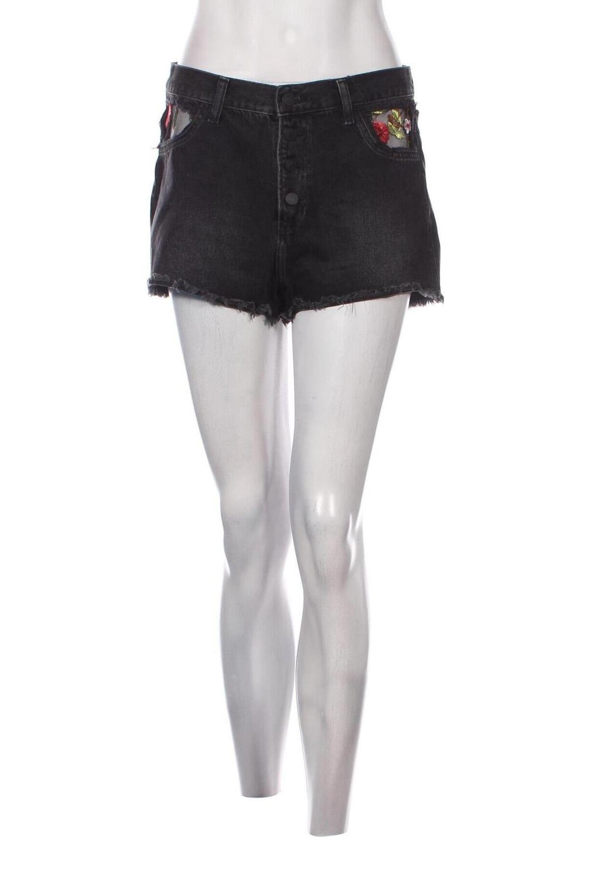Γυναικείο κοντό παντελόνι Guess, Μέγεθος M, Χρώμα Μαύρο, Τιμή 23,02 €