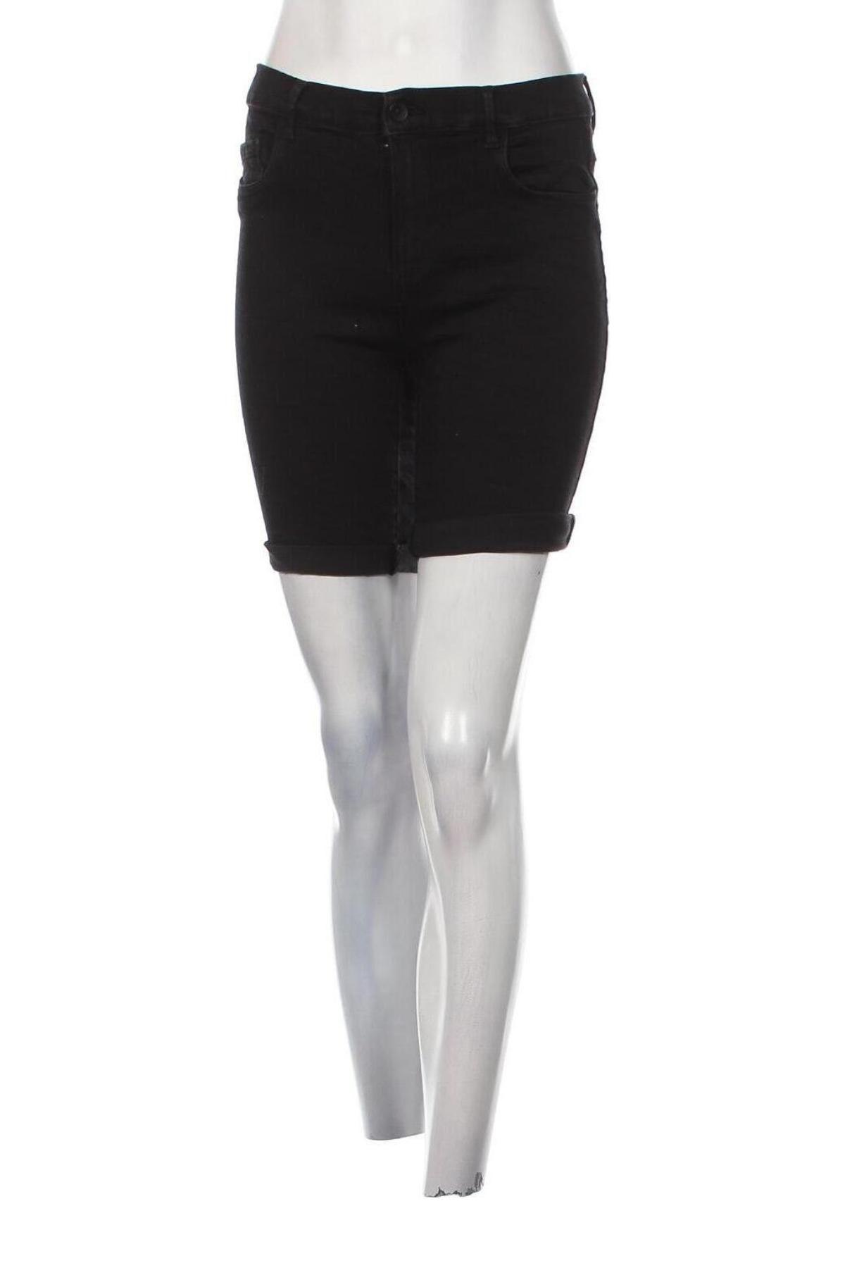 Γυναικείο κοντό παντελόνι ONLY, Μέγεθος M, Χρώμα Μαύρο, Τιμή 10,00 €