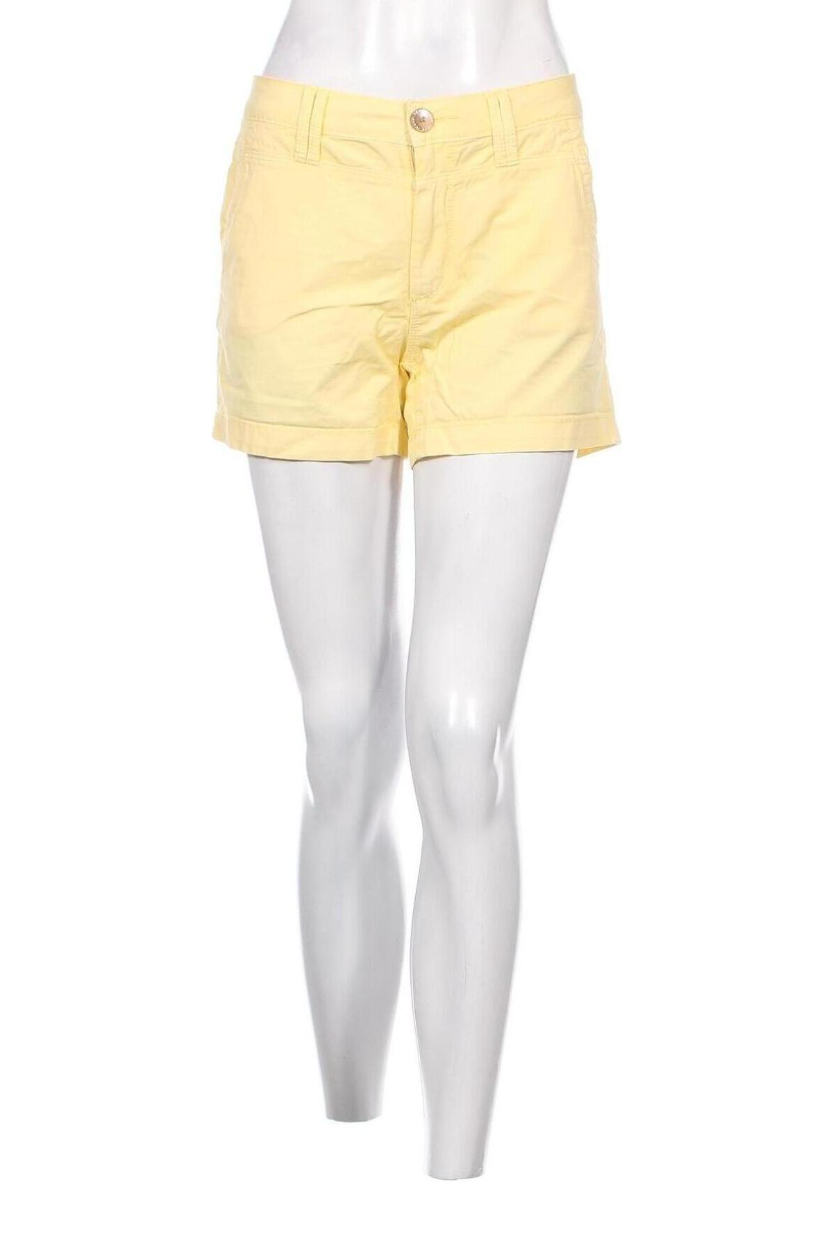 Дамски къс панталон Pepe Jeans, Размер L, Цвят Жълт, Цена 58,32 лв.