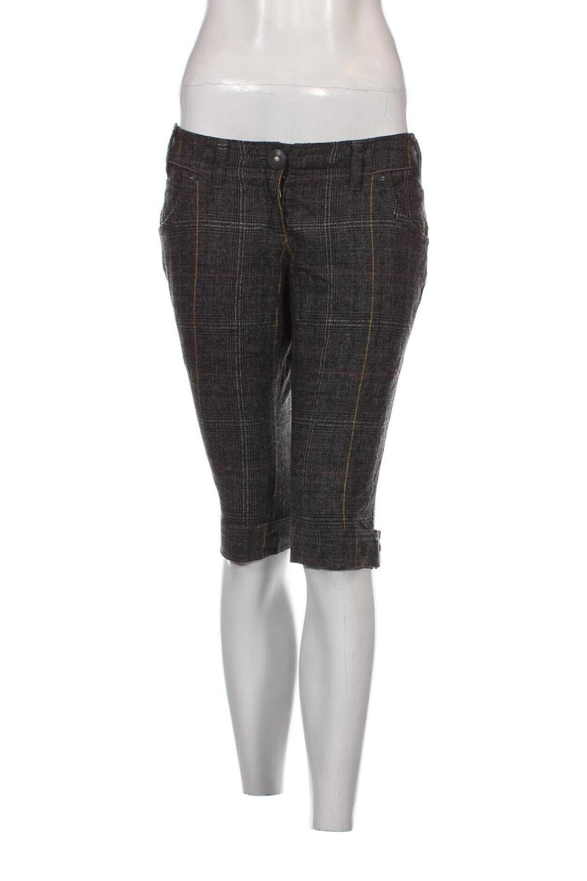 Дамски къс панталон Q/S by S.Oliver, Размер S, Цвят Сив, Цена 18,36 лв.