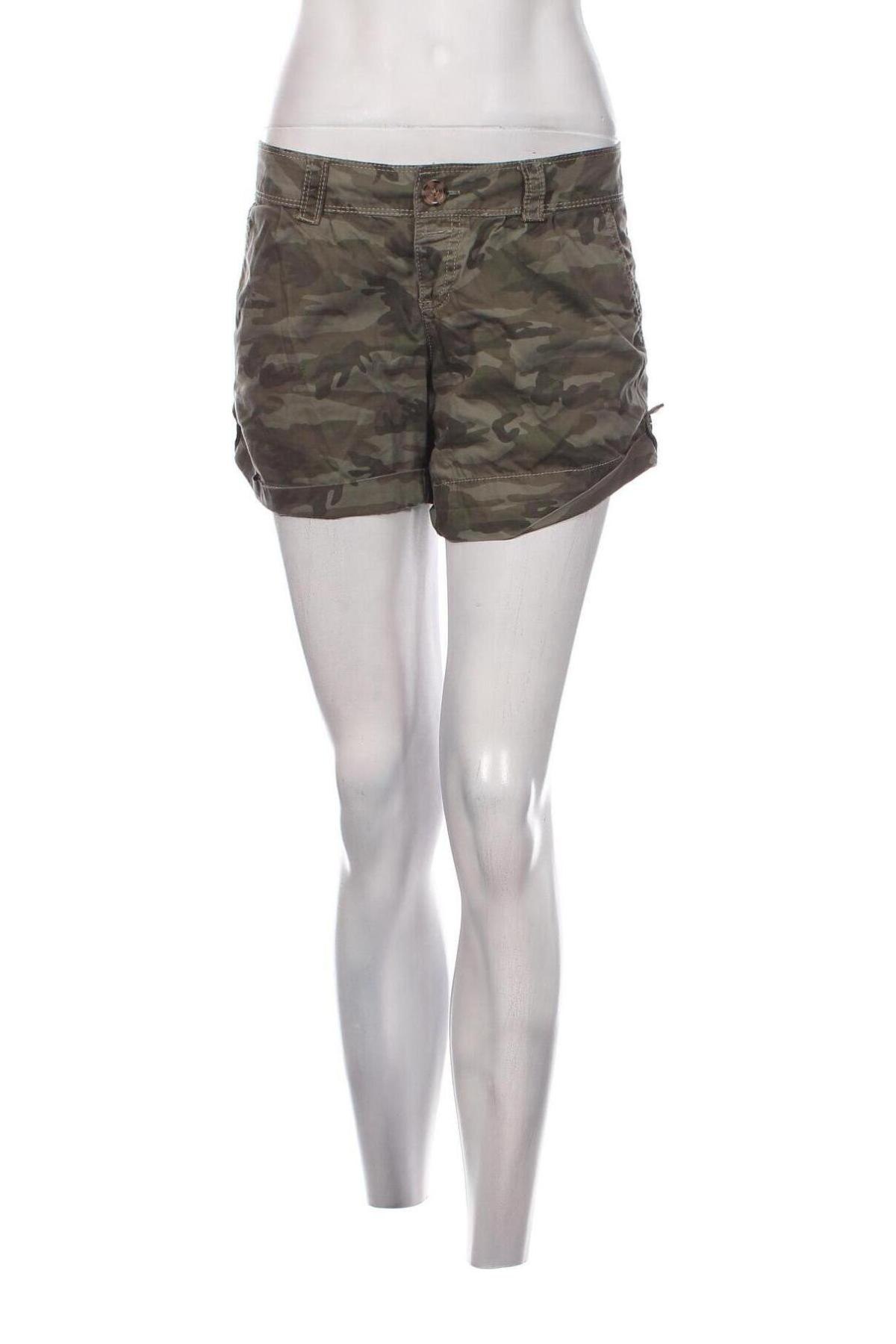 Дамски къс панталон Terranova, Размер S, Цвят Зелен, Цена 19,55 лв.
