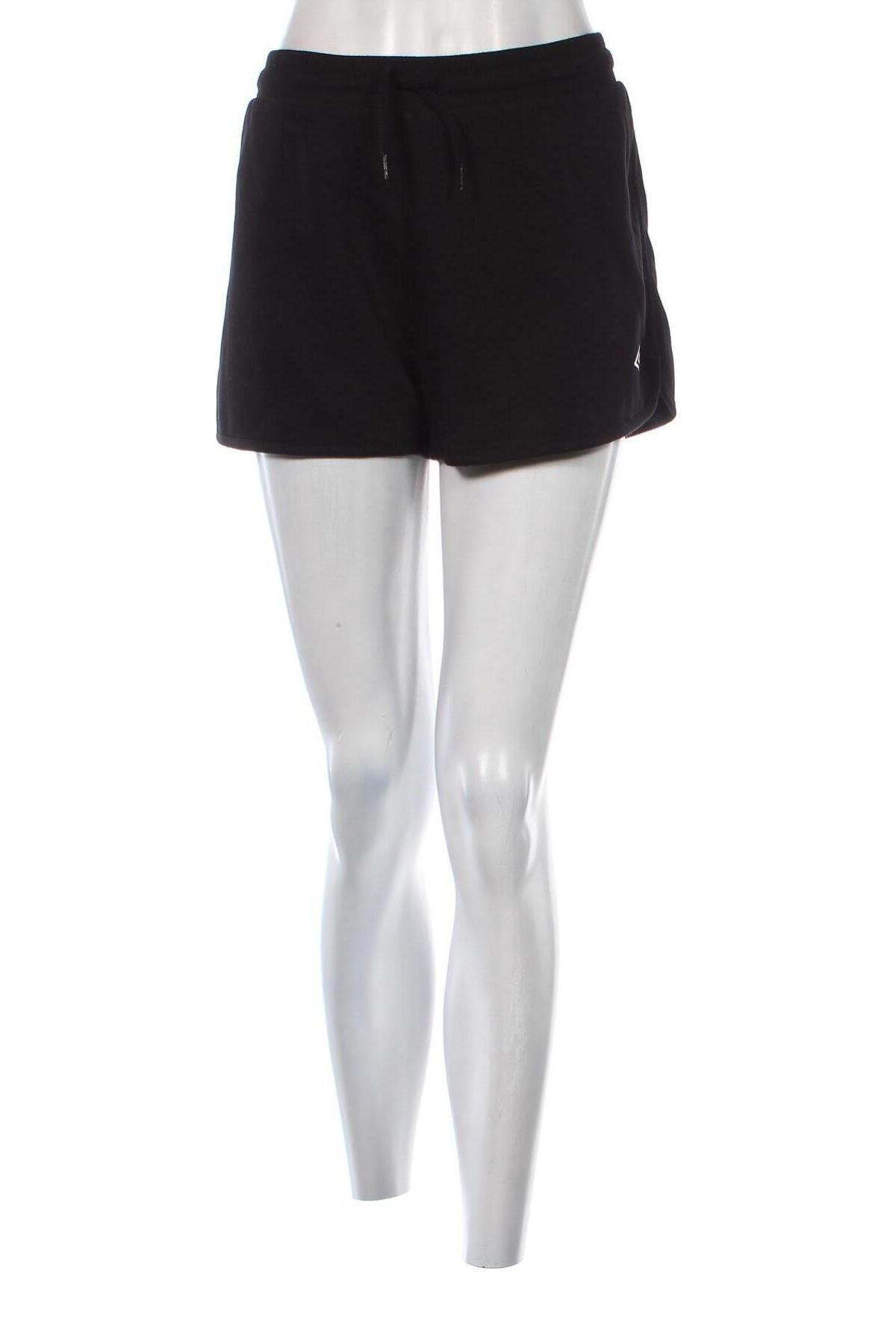 Γυναικείο κοντό παντελόνι Umbro, Μέγεθος XL, Χρώμα Μαύρο, Τιμή 39,69 €