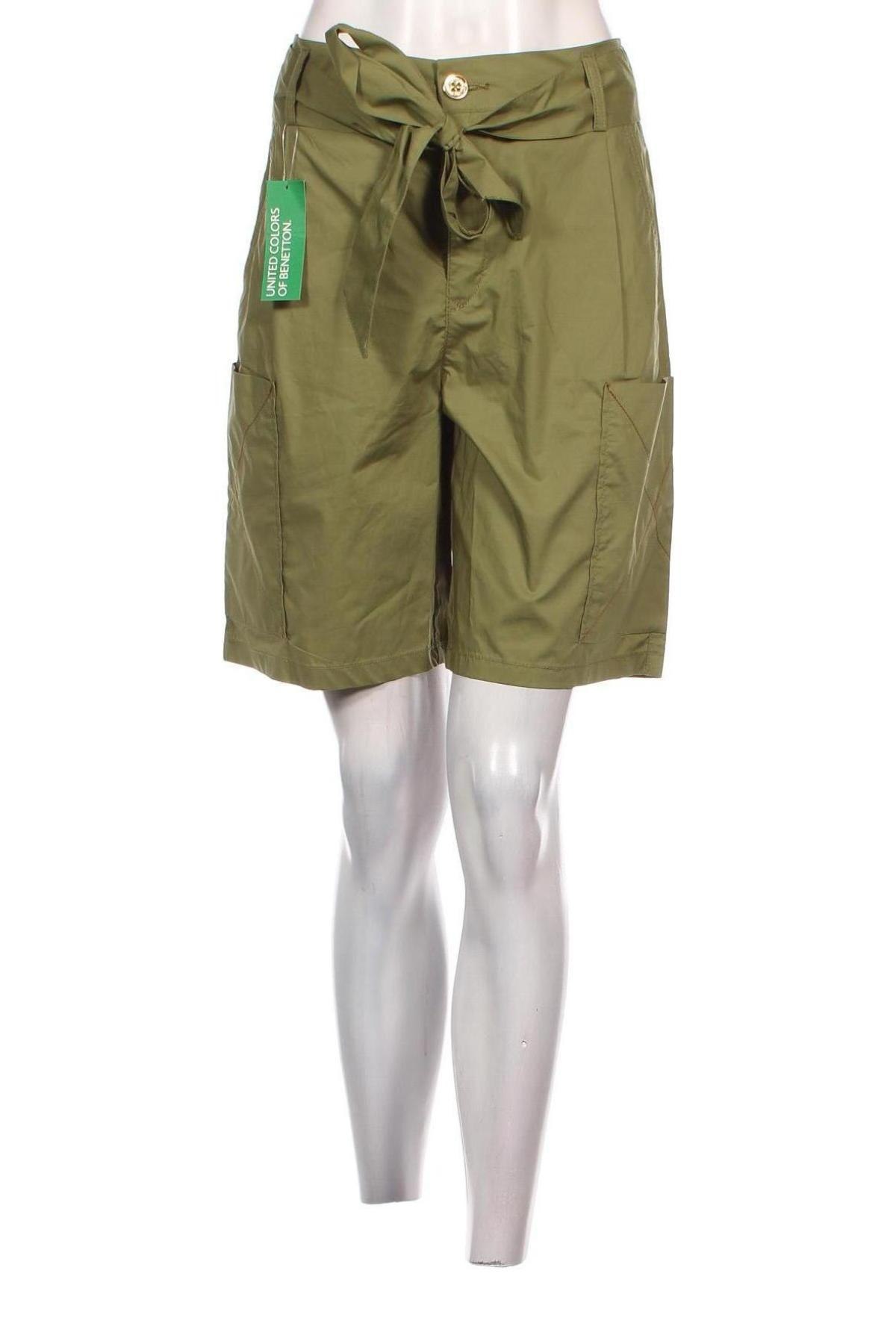 Pantaloni scurți de femei United Colors Of Benetton, Mărime S, Culoare Verde, Preț 253,29 Lei