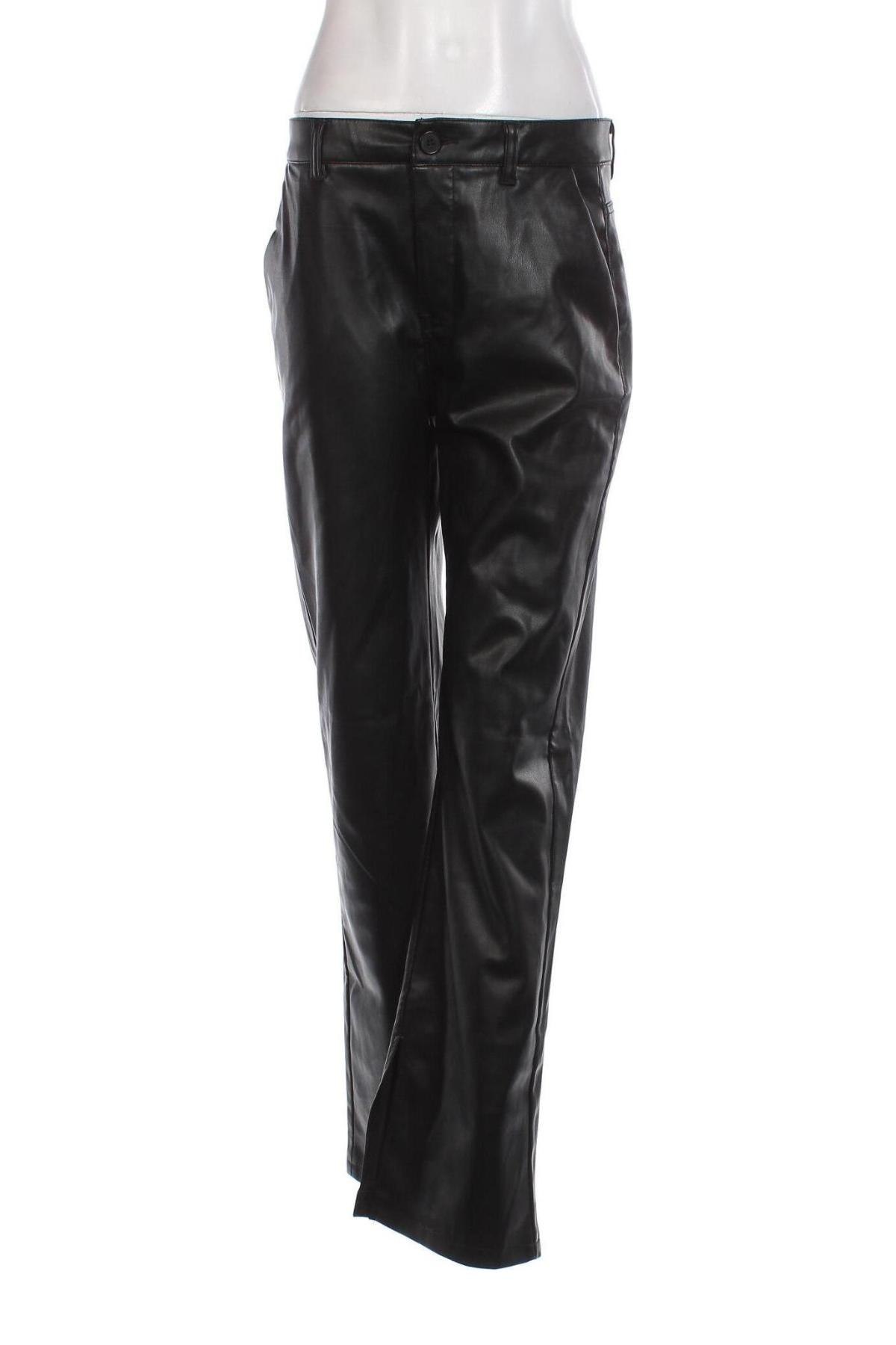 Γυναικείο παντελόνι δερμάτινο Bershka, Μέγεθος M, Χρώμα Μαύρο, Τιμή 5,56 €