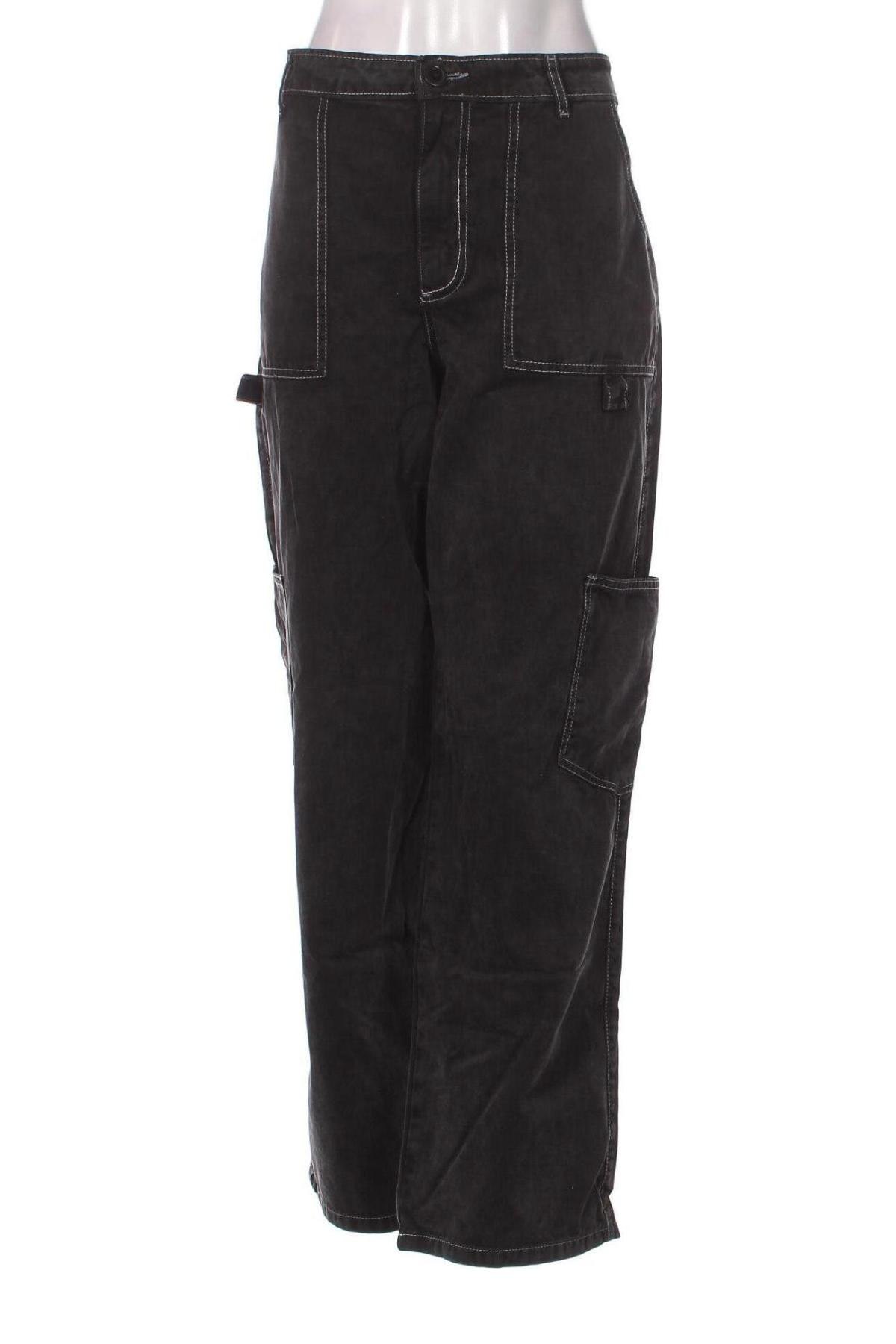 Дамски панталон Boohoo, Размер L, Цвят Сив, Цена 25,34 лв.
