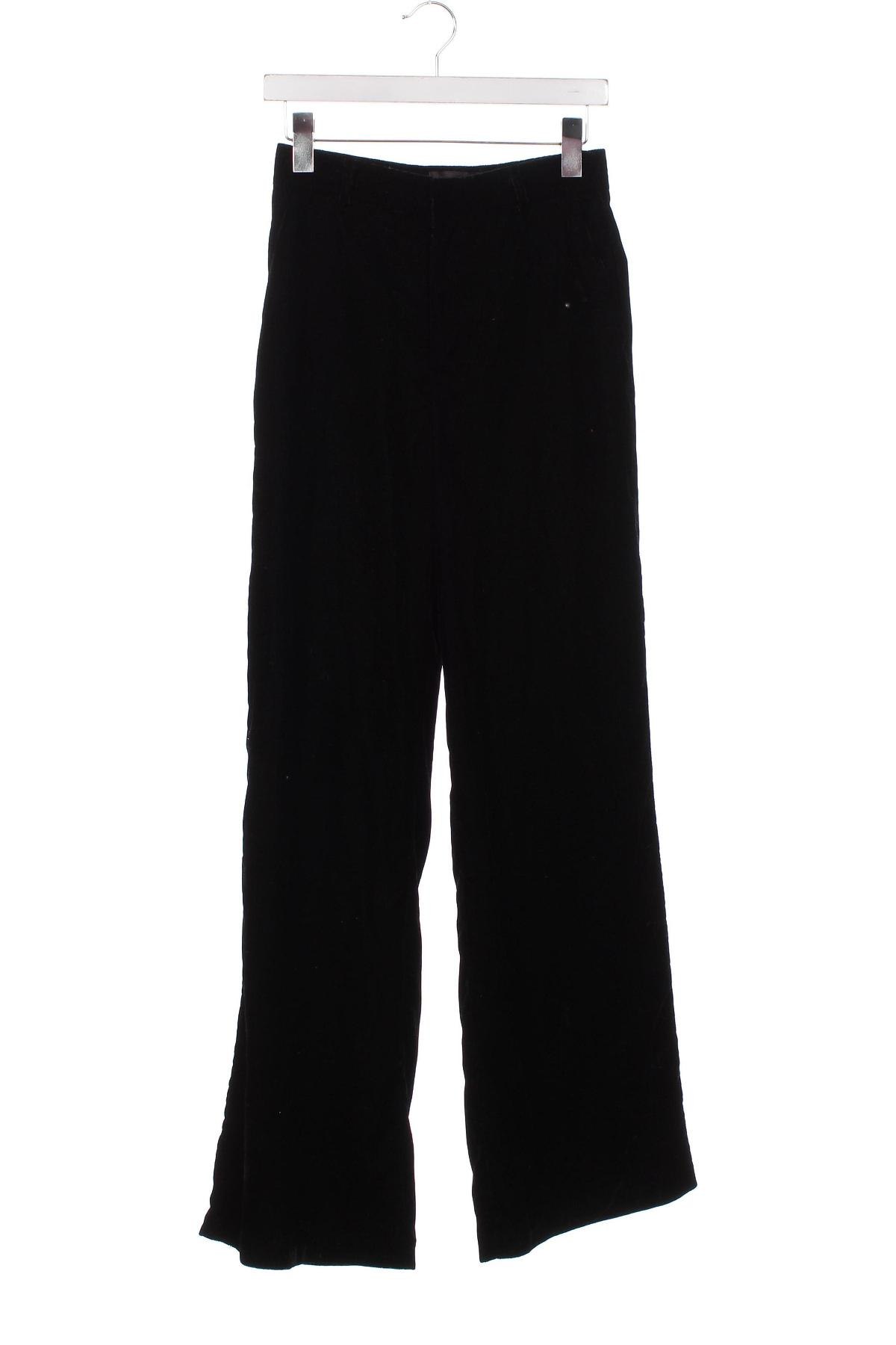 Γυναικείο παντελόνι Pull&Bear, Μέγεθος XS, Χρώμα Μαύρο, Τιμή 7,00 €