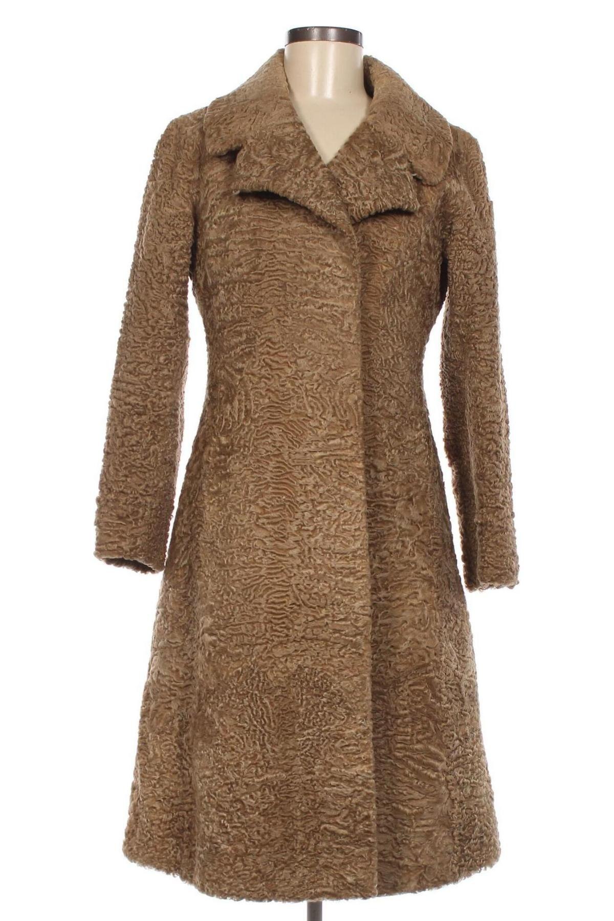 Дамско кожено палто, Размер M, Цвят Бежов, Цена 125,40 лв.
