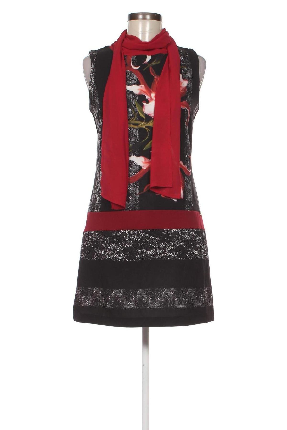 Φόρεμα Rinascimento, Μέγεθος M, Χρώμα Πολύχρωμο, Τιμή 30,66 €