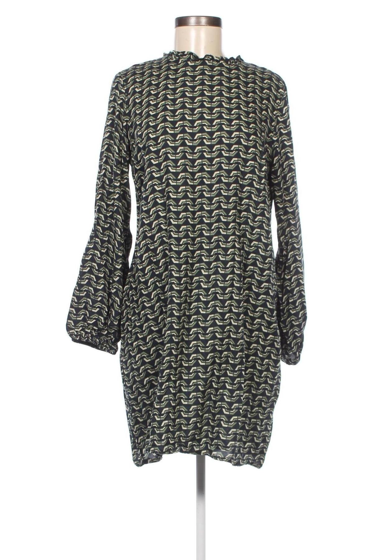 Kleid Trendyol, Größe M, Farbe Mehrfarbig, Preis 8,35 €