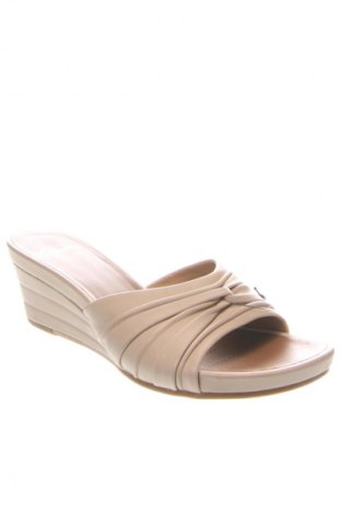 Чехли Clarks, Размер 36, Цвят Бежов, Цена 184,99 лв.