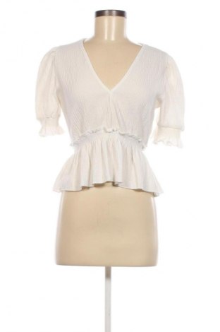 Damen Shirt Pull&Bear, Größe M, Farbe Weiß, Preis 6,99 €