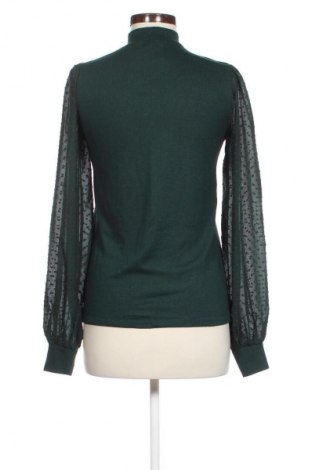 Damen Shirt Stradivarius, Größe S, Farbe Grün, Preis 5,99 €