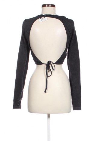 Damen Shirt Stradivarius, Größe M, Farbe Grau, Preis 5,99 €
