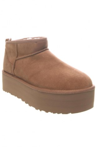 Дамски боти UGG Australia, Размер 41, Цвят Кафяв, Цена 299,99 лв.