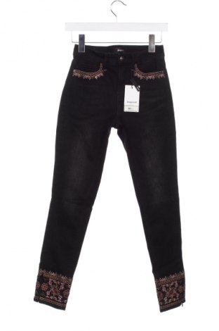Дамски дънки Desigual, Размер XS, Цвят Черен, Цена 172,09 лв.