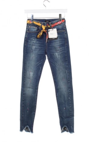 Дамски дънки Desigual, Размер XS, Цвят Син, Цена 172,09 лв.