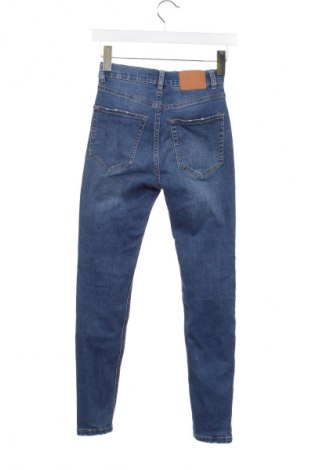 Dámské džíny  Pull&Bear, Velikost XS, Barva Modrá, Cena  209,00 Kč