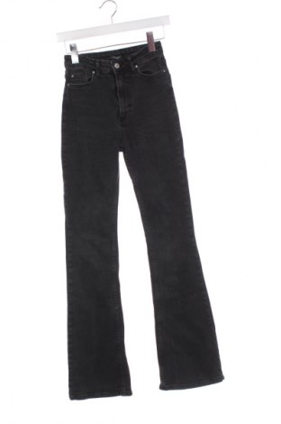 Damskie jeansy Trendyol, Rozmiar XS, Kolor Czarny, Cena 94,62 zł