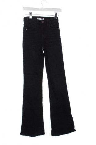 Damskie jeansy Zara, Rozmiar XS, Kolor Czarny, Cena 143,82 zł