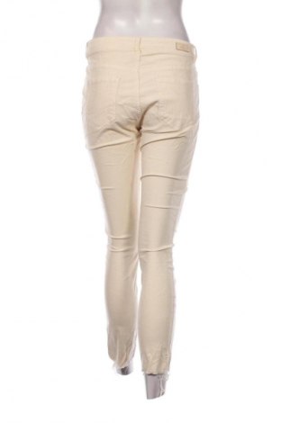 Damen Cordhose Motivi, Größe M, Farbe Ecru, Preis 15,99 €