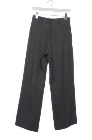 Női nadrág Bershka, Méret XS, Szín Szürke, Ár 5 519 Ft