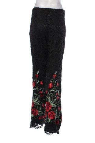 Pantaloni de femei Guess, Mărime M, Culoare Multicolor, Preț 191,25 Lei