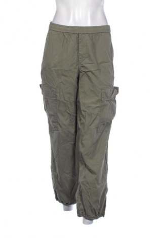 Damskie spodnie Uniqlo, Rozmiar M, Kolor Zielony, Cena 94,62 zł