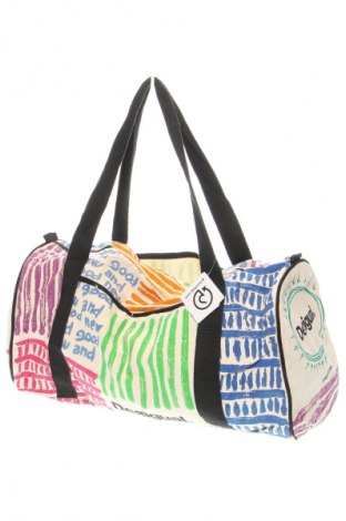 Пътна чанта Desigual, Цвят Многоцветен, Цена 165,42 лв.
