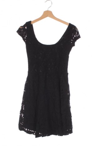 Šaty  Bershka, Veľkosť XS, Farba Čierna, Cena  10,95 €